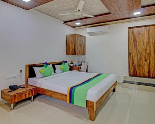 Sai Samrat Resort Satara Exterior foto